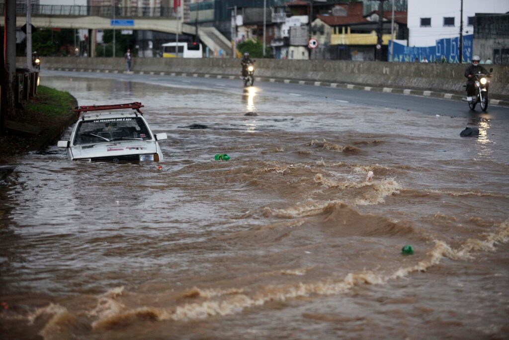 Além das Margens: Impactos Profundos e Inesperados dos Eventos Inundativos 1