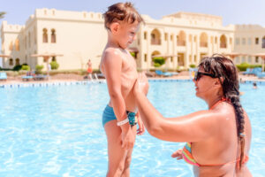 Como proteger a pele na piscina? 2